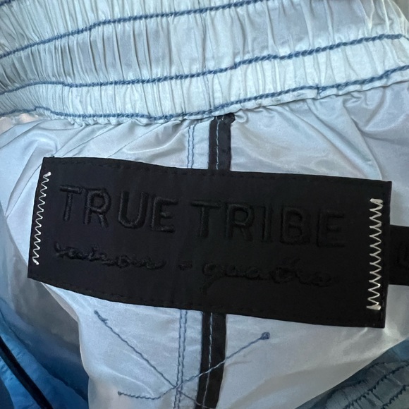 True Tribe Rough Steve Ombré Knee-Length Shorts, L - Picture 6 of 13